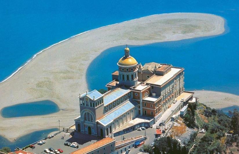 Villetta Nella Baia Furnari Exterior foto